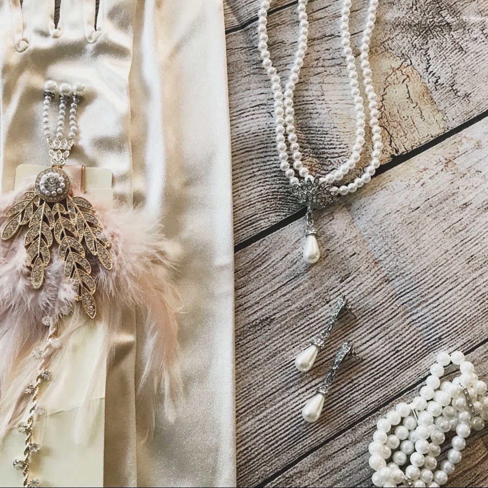 Roaring 20s Costume Jewelry & Accesories